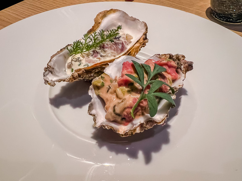 Foto del dúo de ostras servido en el restaurante l'Âtre de Honfleur