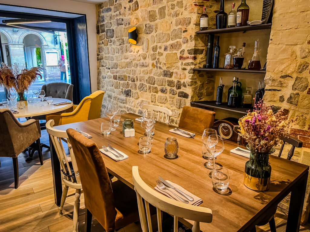 Ontdek onze ervaring in foto's in het restaurant L'Alchimie in Bayeux in Normandië (recensie + foto's)